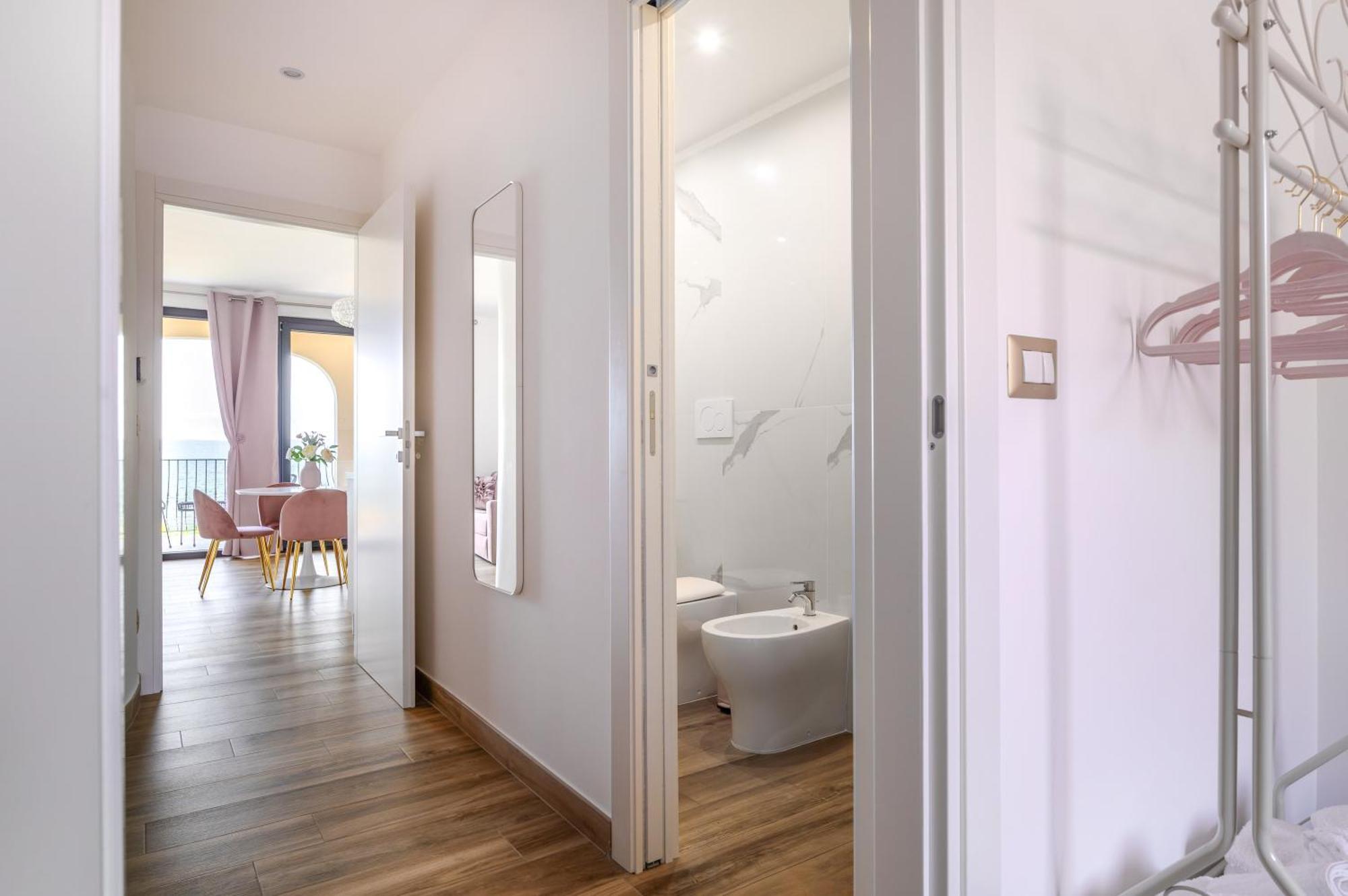 Casa Vacanze Maddalena - Palazzetto Sul Lago - Diamante Rosa Marta Extérieur photo